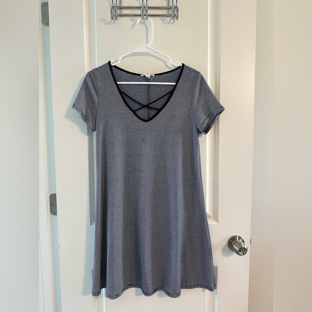 Short sleeve blue & white striped dress Ribbed detail